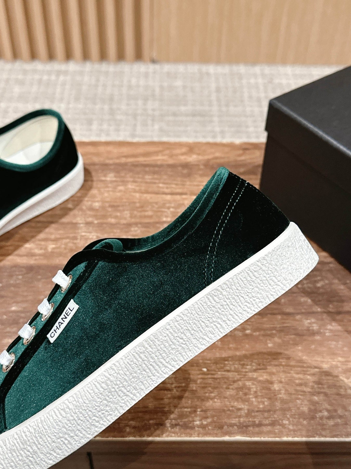 CONVERSE SNEAKER IN DARK GREEN VELVET