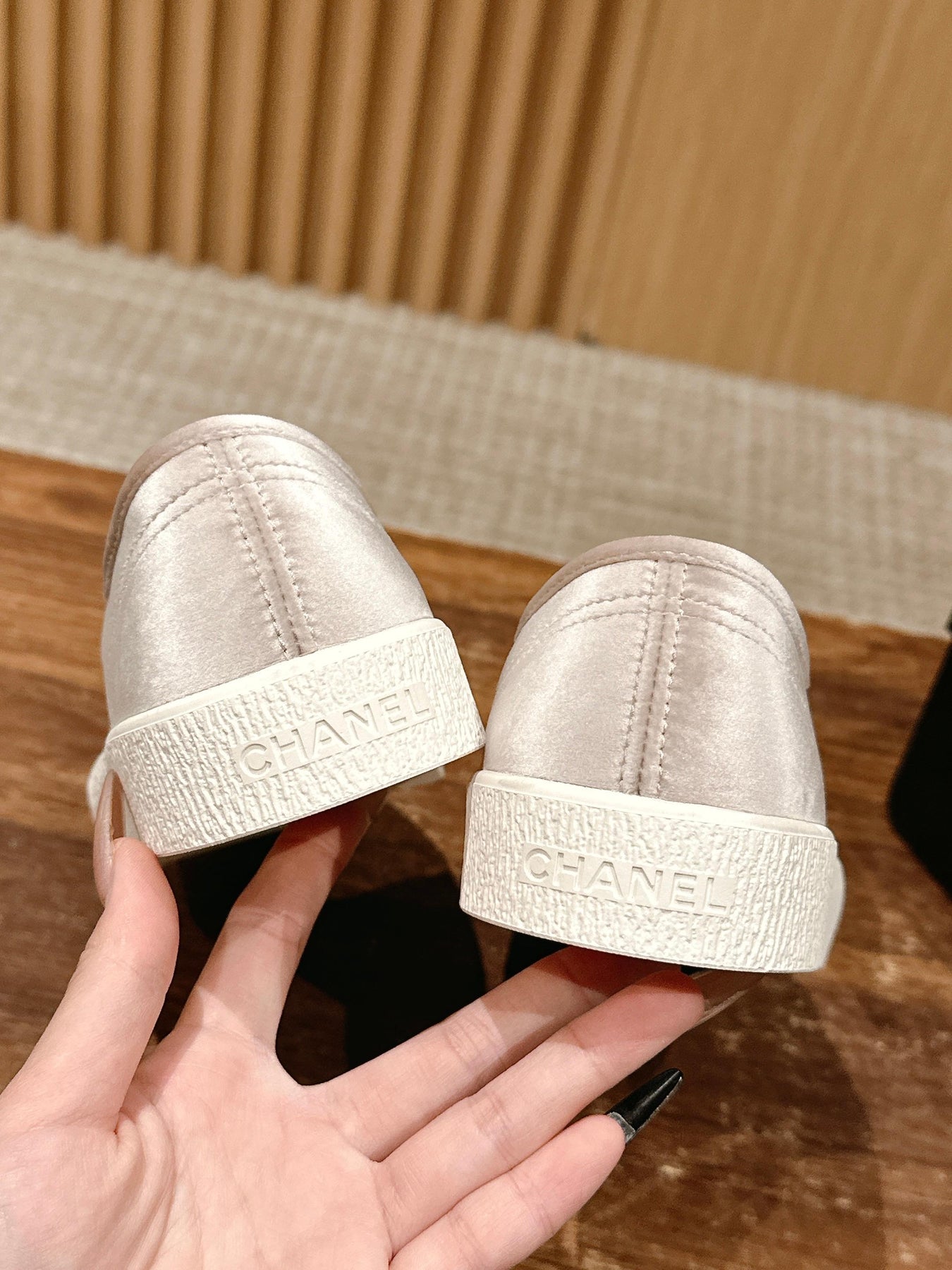 CONVERSE SNEAKER IN KHAKI BROWN VELVET