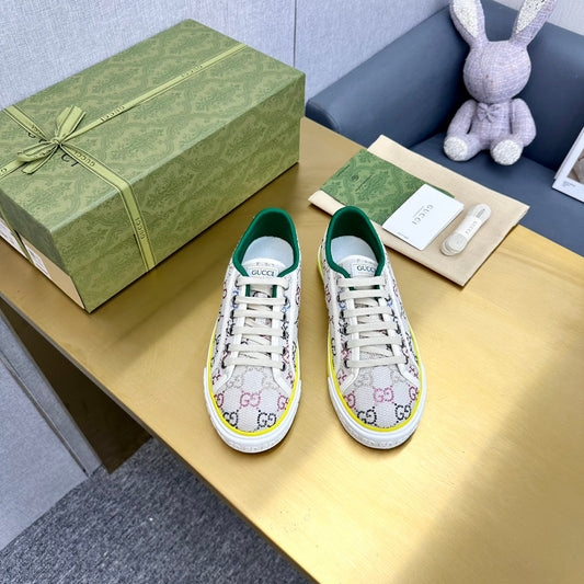 GG TENNIS 1977 TRAINER LIGHT GRAY CANVAS WITH YELLOW TRIM