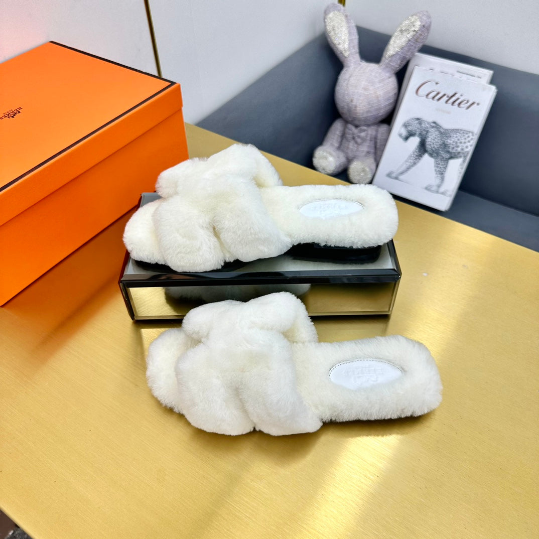 ORAN SHEARLING SANDALS WHITE