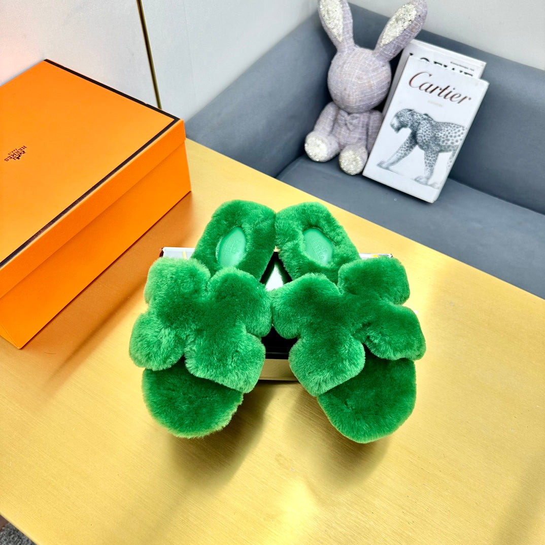 ORAN SHEARLING SANDALS LAWN GREEN