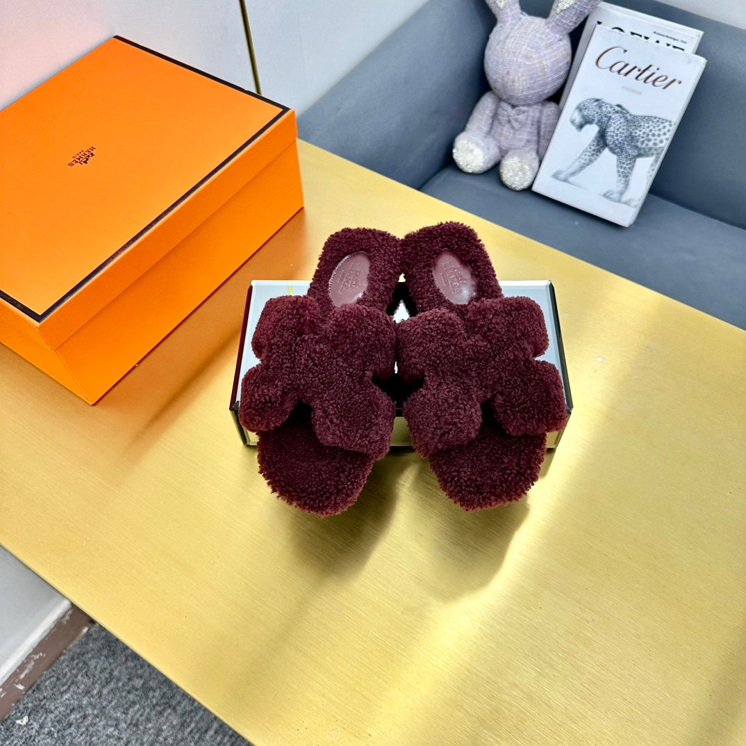 ORAN SHEARLING SANDALS MAHOGANY RED