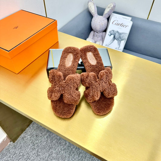 ORAN SHEARLING SANDALS UMBER BROWN
