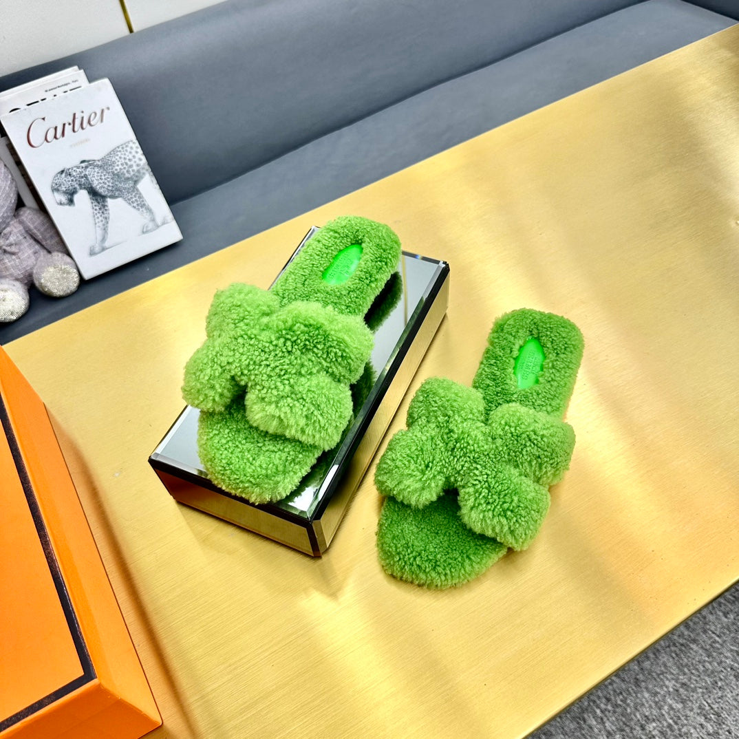 ORAN SHEARLING SANDALS CHARTREUSE GREEN