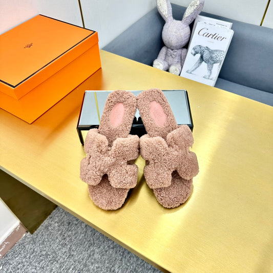 ORAN SHEARLING SANDALS ROSY BROWN