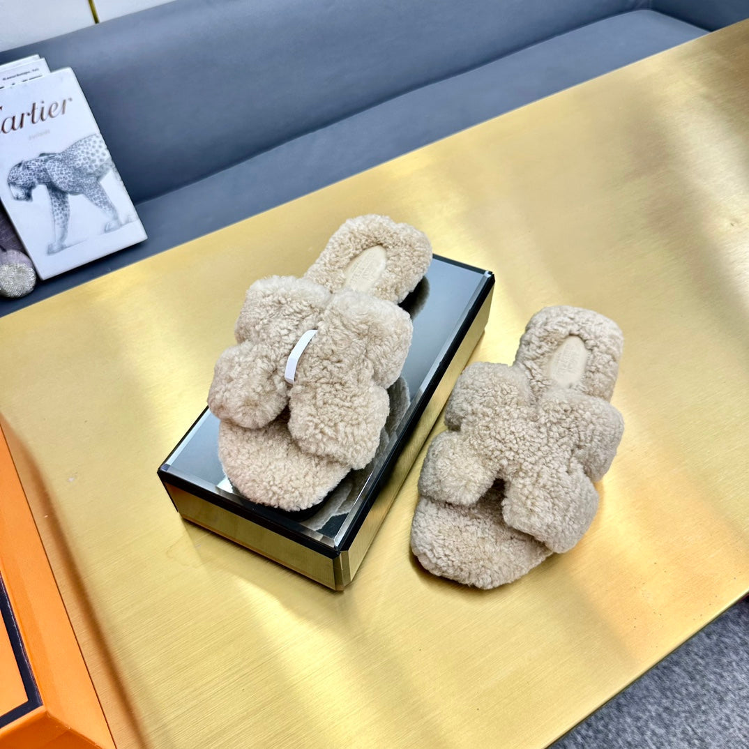 ORAN SHEARLING SANDALS ECRU TAN