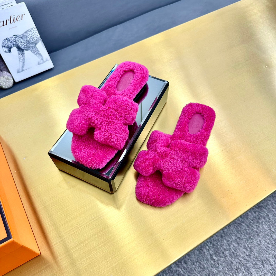 ORAN SHEARLING SANDALS BRIGHT PINK