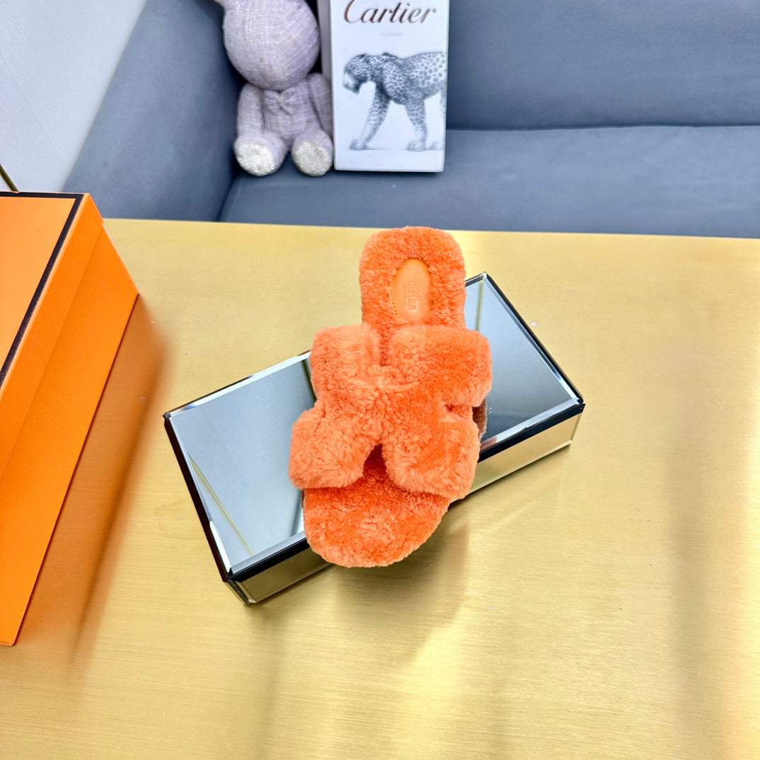 ORAN SHEARLING SANDALS NEON ORANGE