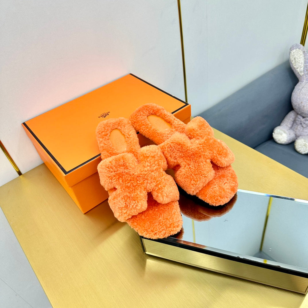 ORAN SHEARLING SANDALS NEON ORANGE