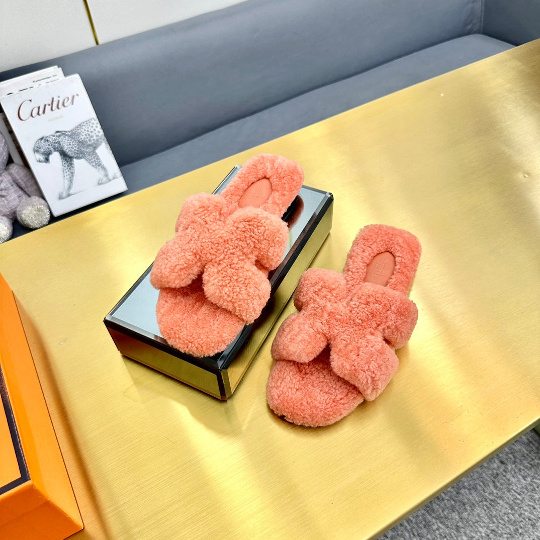 ORAN SHEARLING SANDALS SALMON PINK