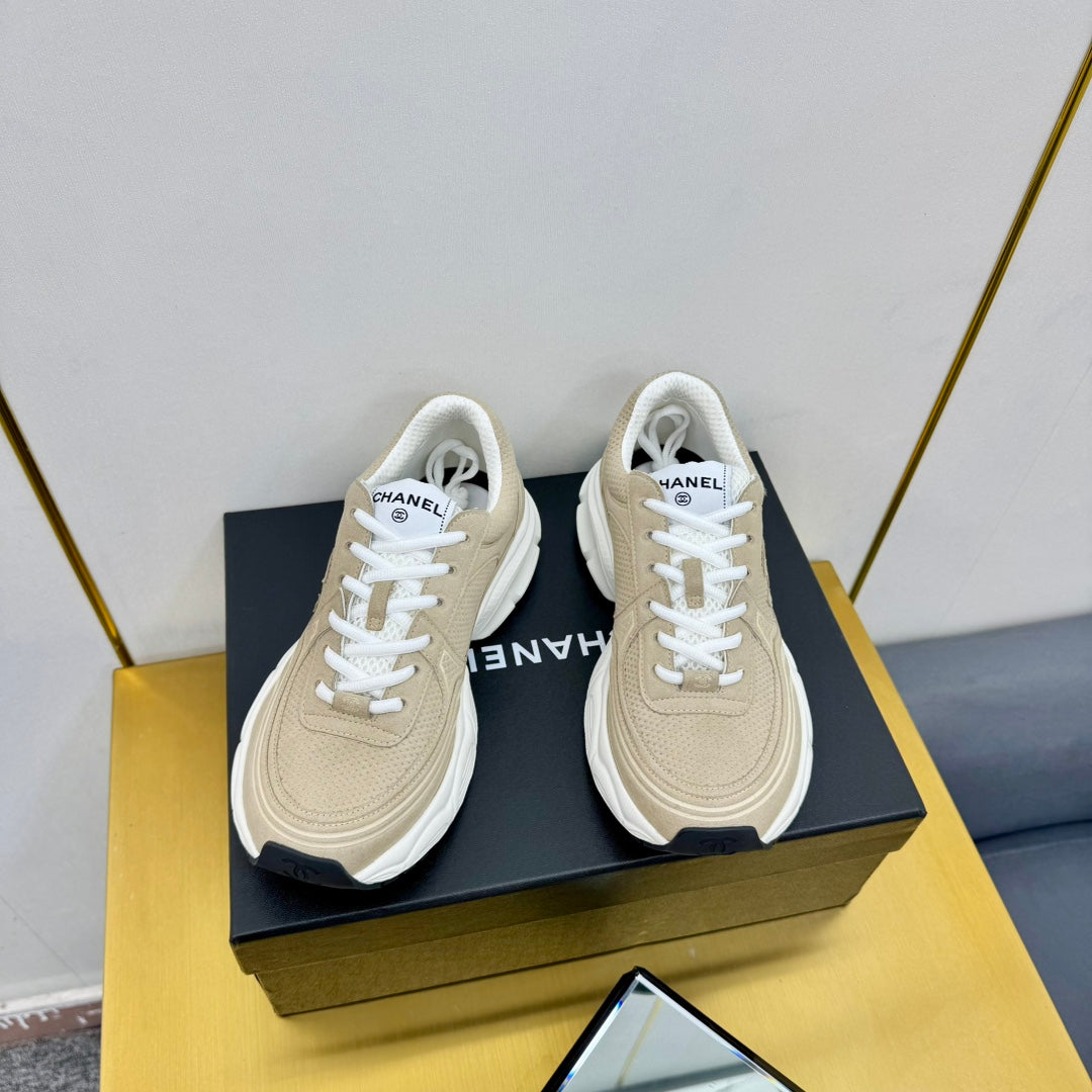 DAD SNEAKER IN TUSCAN BEIGE SUEDE AND BREATHABLE MESH