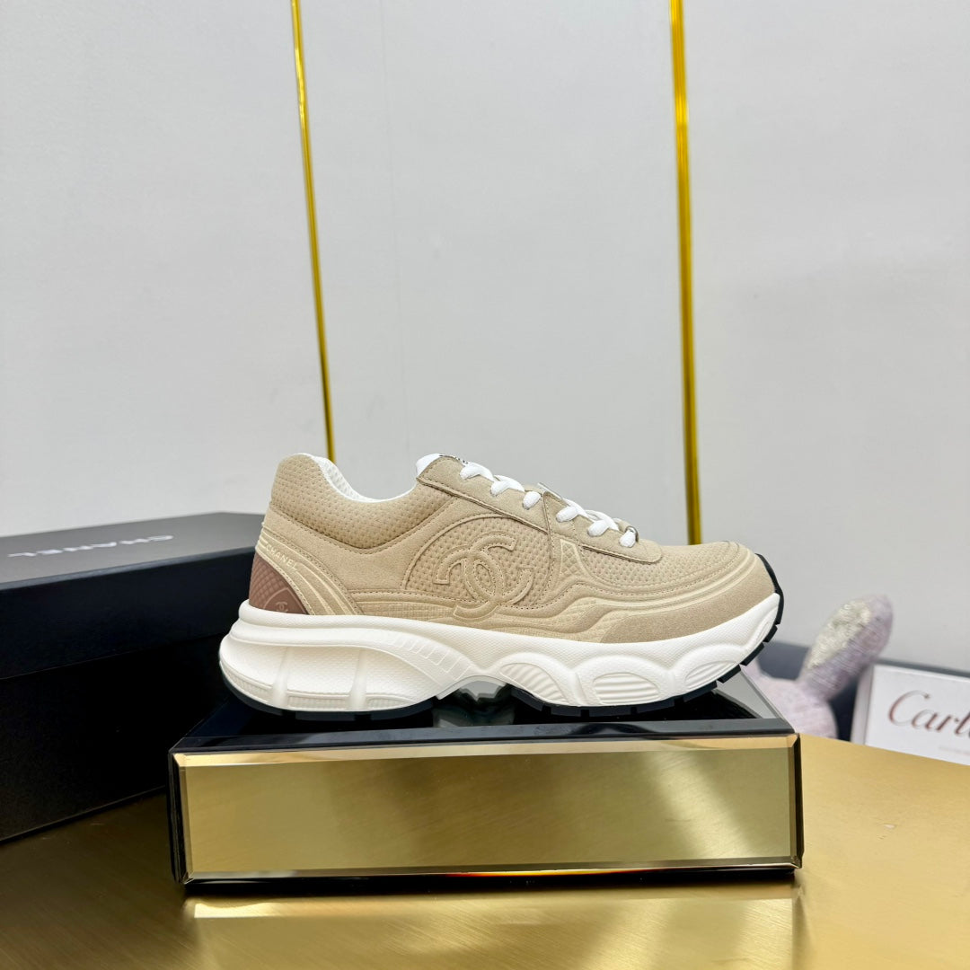 DAD SNEAKER IN TUSCAN BEIGE SUEDE AND BREATHABLE MESH