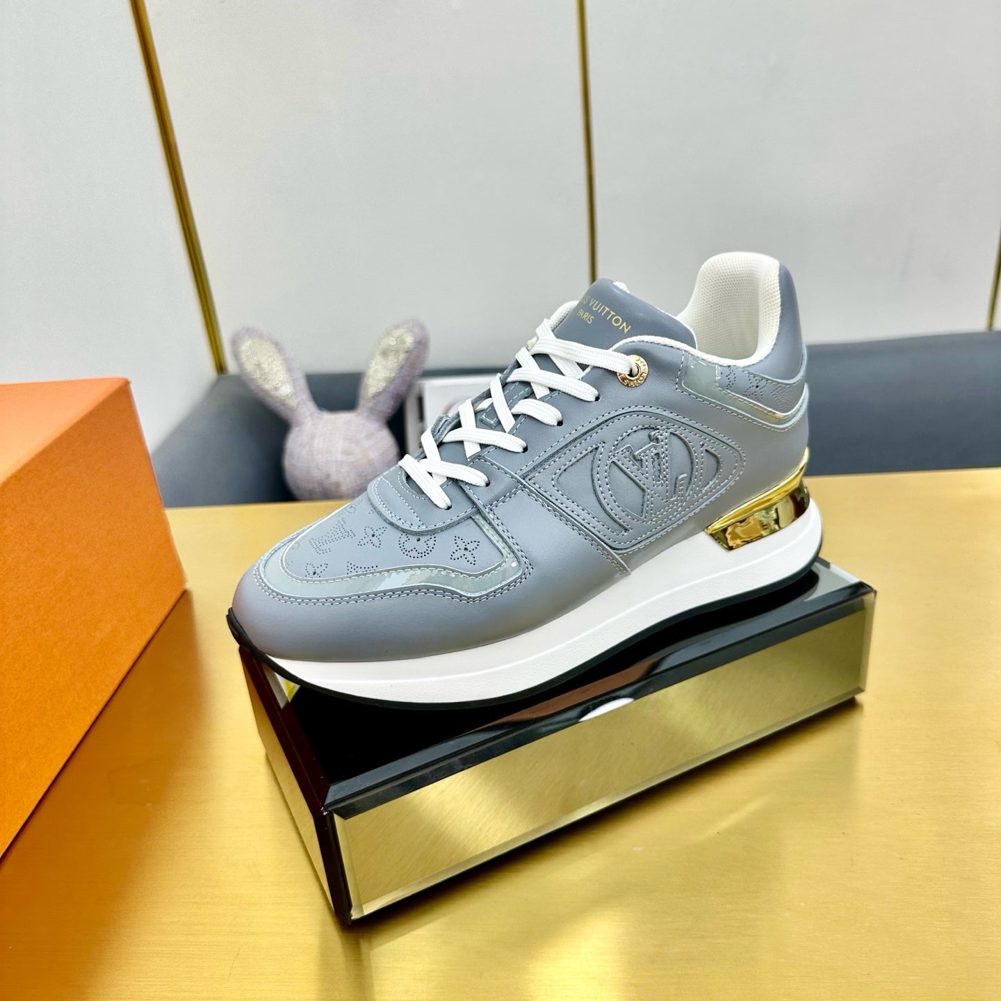 NEO RUN AWAY SNEAKER IN SHARK GRAY CALFSKIN