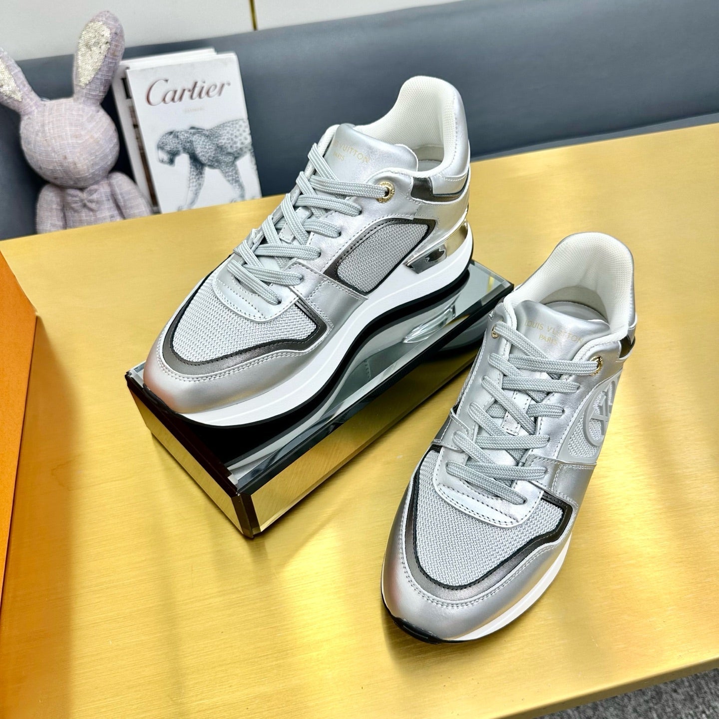 NEO RUN AWAY SNEAKER IN SILVER CALFSKIN