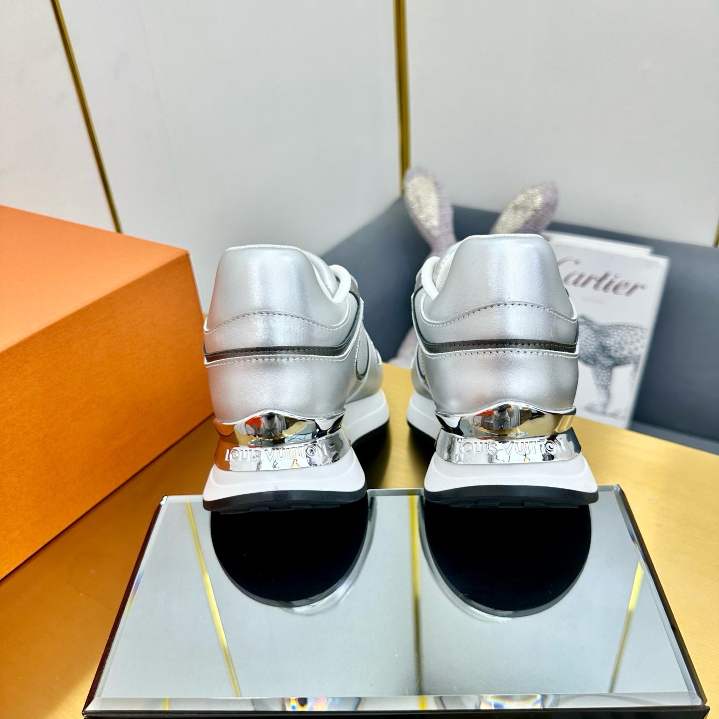 NEO RUN AWAY SNEAKER IN SILVER CALFSKIN