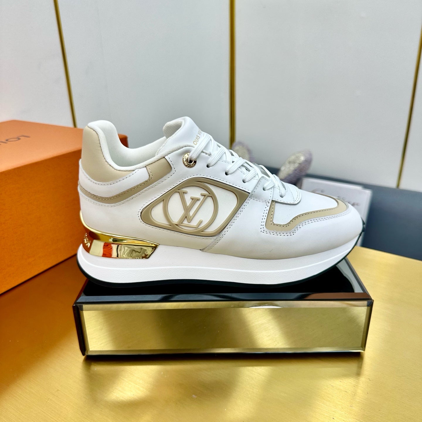 NEO RUN AWAY SNEAKER IN WHITE MIX GOLD CALFSKIN
