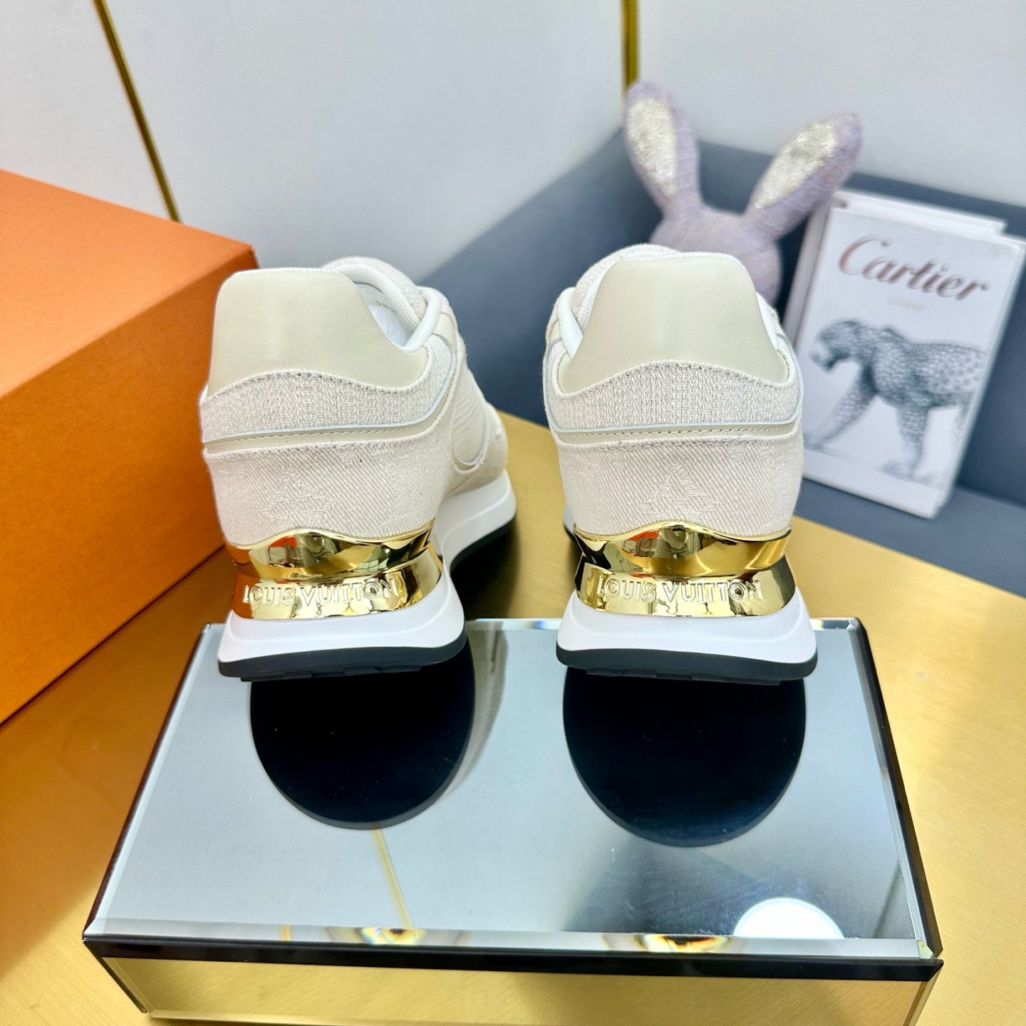 NEO RUN AWAY SNEAKER IN PASTEL GRAY FABRIC