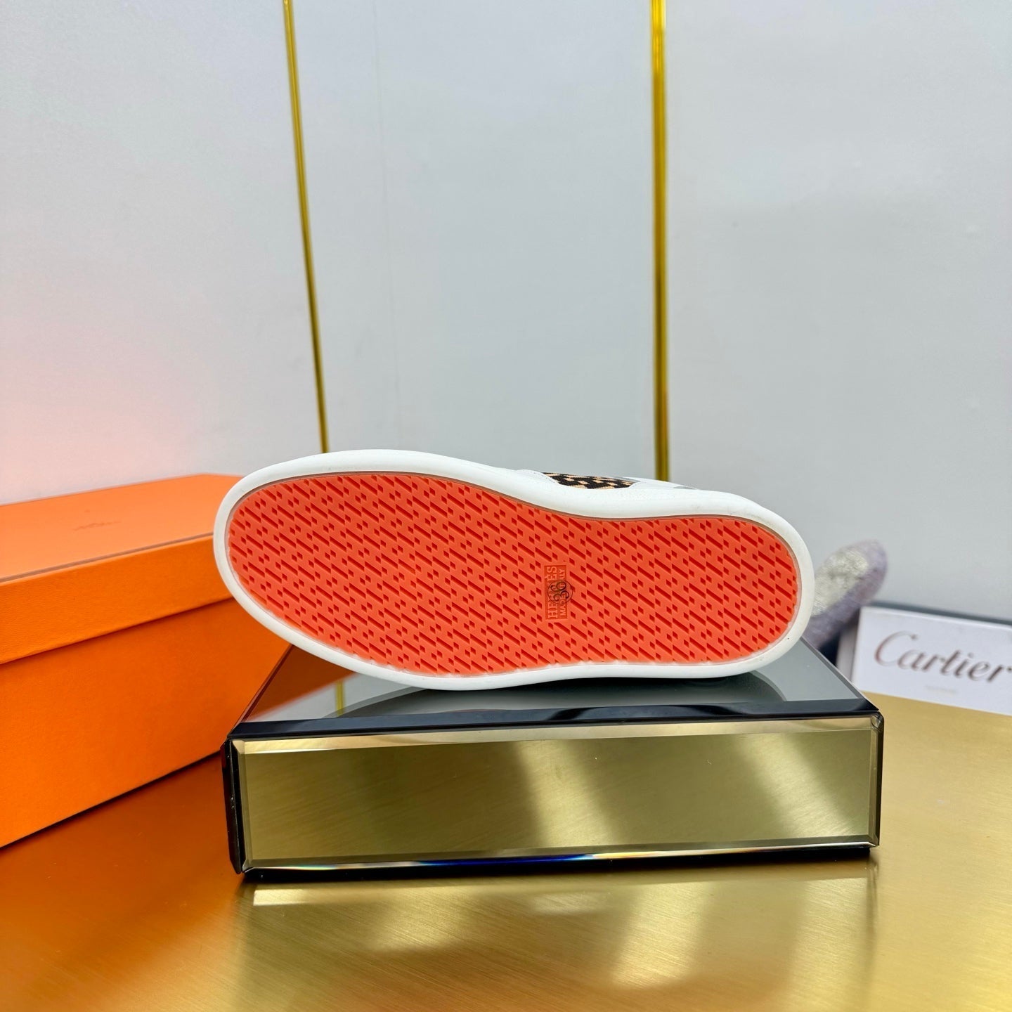 FREE SNEAKER IN WHITE CALFSKIN AND "H EN BIAIS" BROWN CANVAS