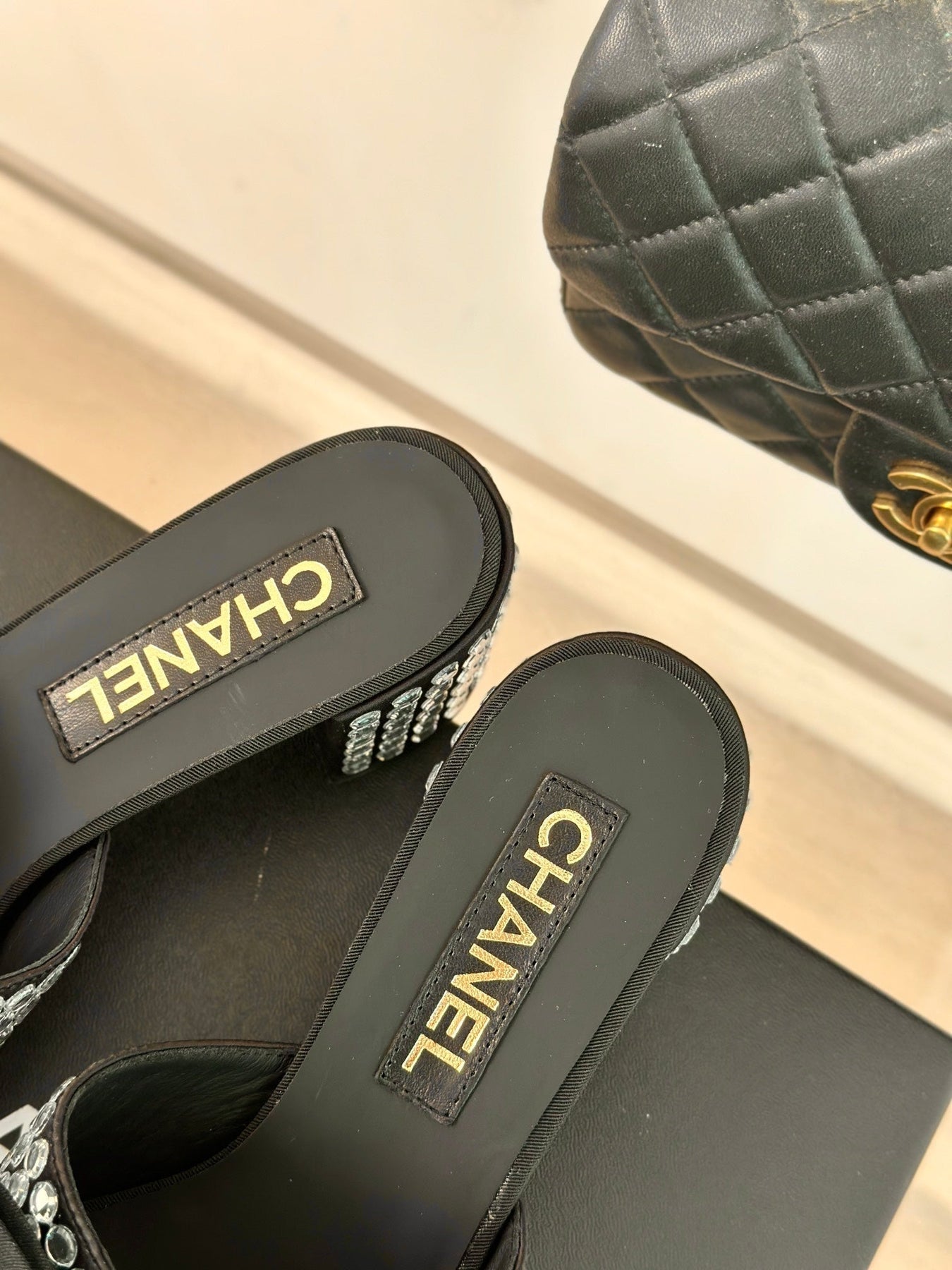 BLOCK HEEL MULE WITH WHITE RHINESTONES IN BLACK LAMBSKIN