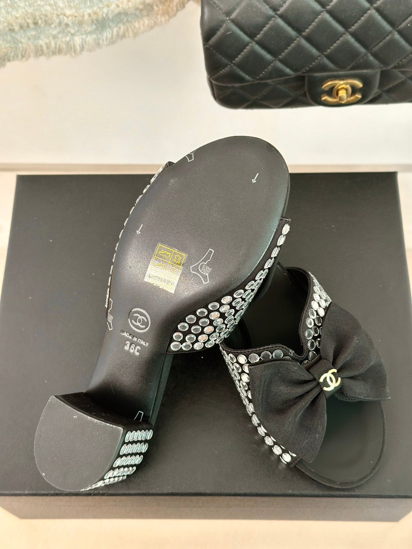 BLOCK HEEL MULE WITH WHITE RHINESTONES IN BLACK LAMBSKIN