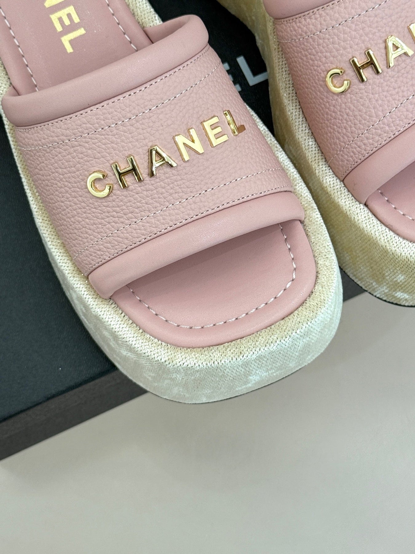 PLATFORM SLIPPERS IN BABY PINK LAMBSKIN