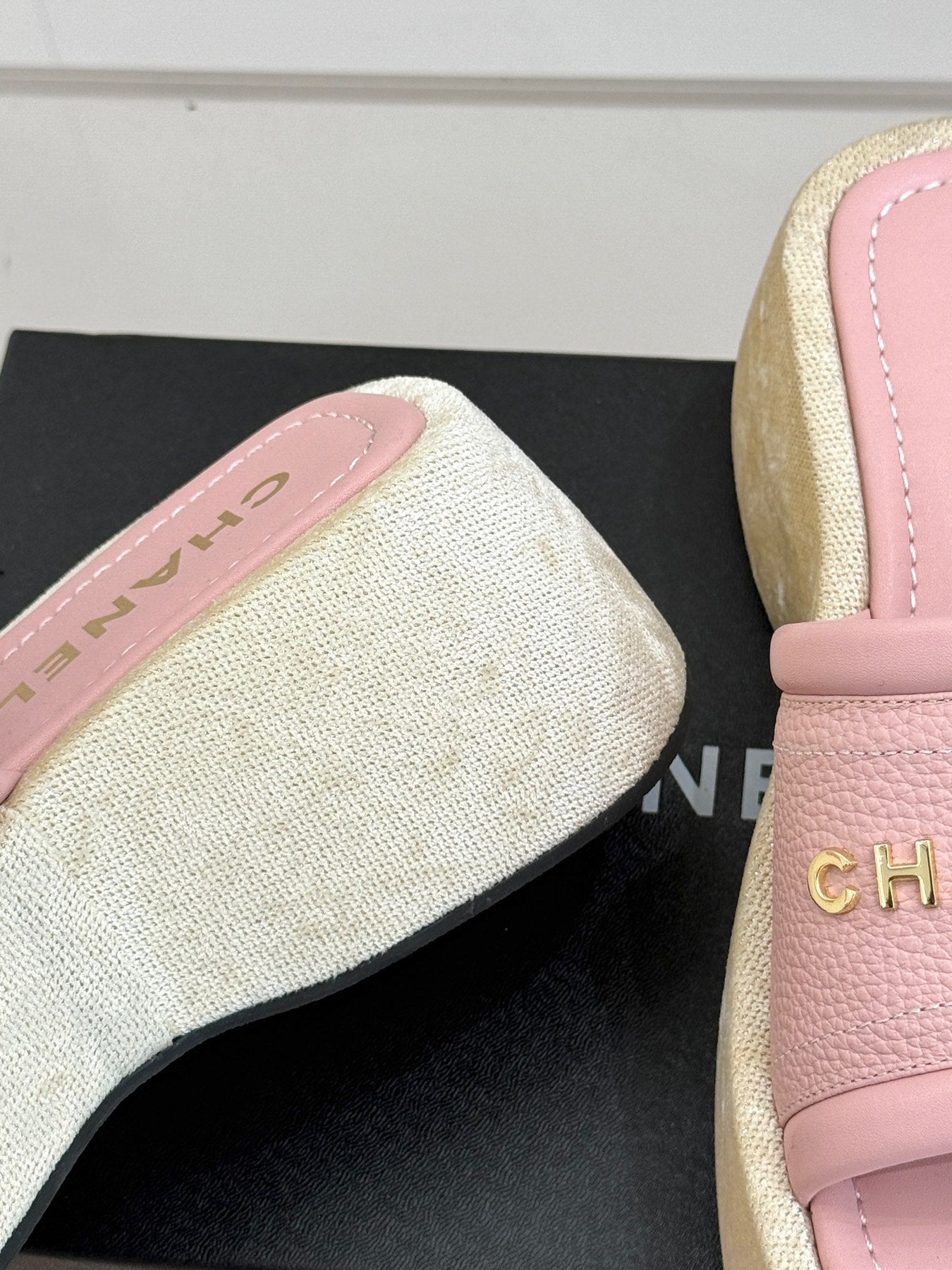 PLATFORM SLIPPERS IN BABY PINK LAMBSKIN