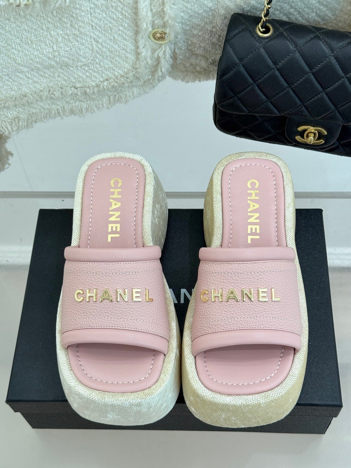 PLATFORM SLIPPERS IN BABY PINK LAMBSKIN