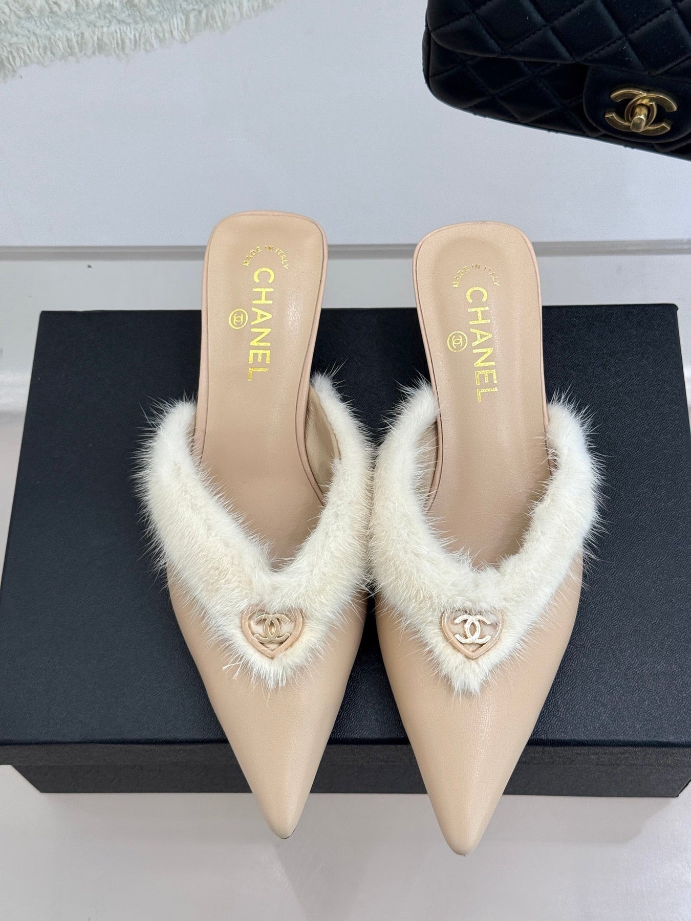 RABBIT FUR POINTED-TOE MULE IN BISQUE BEIGE LAMBSKIN