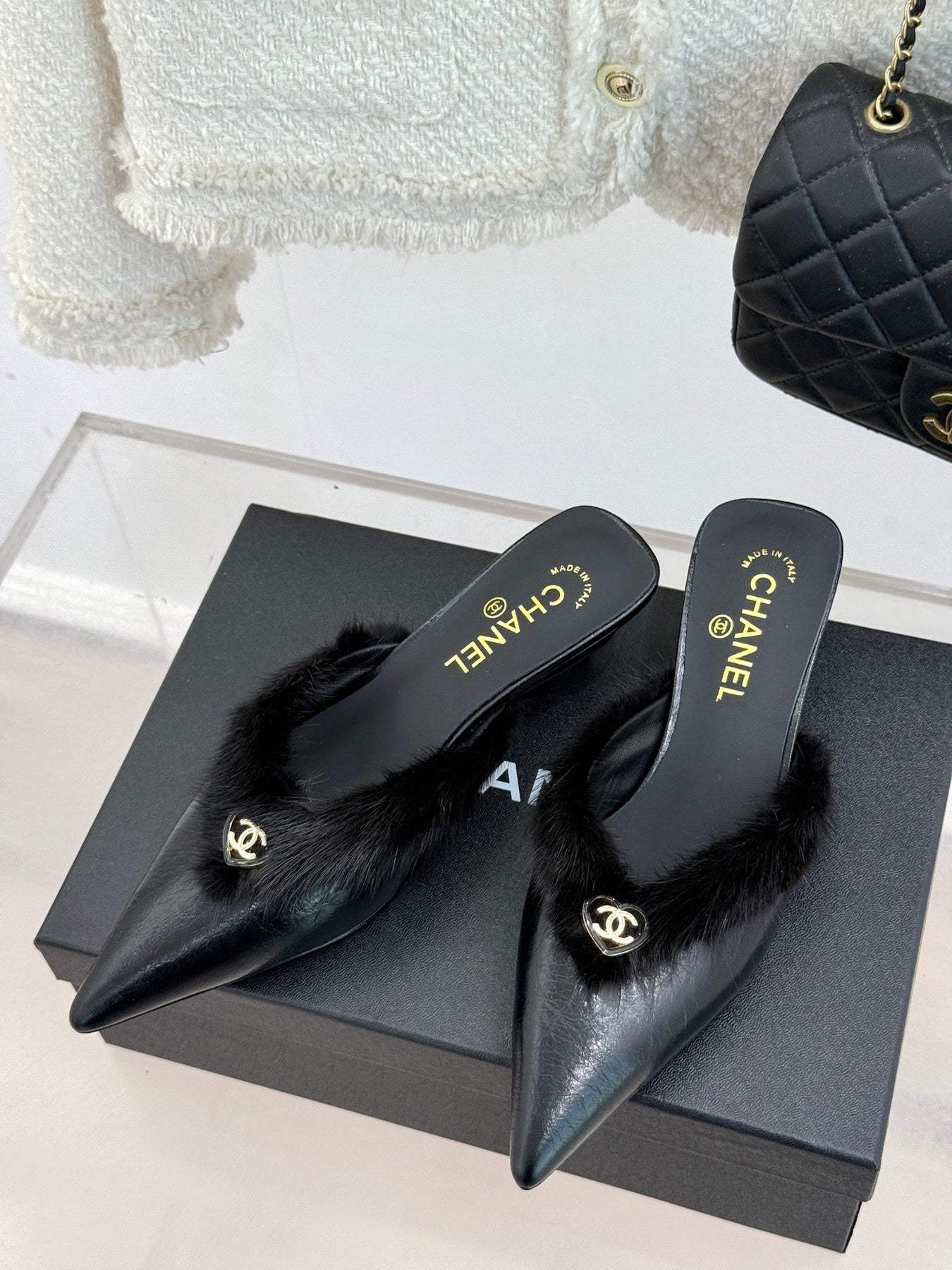 RABBIT FUR POINTED-TOE MULE IN BLACK LAMBSKIN