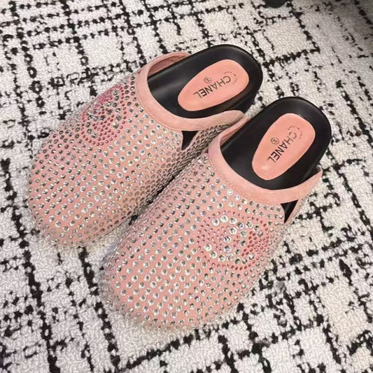 FLAT MULE IN LIGHT PINK SUEDE WITH CRYSTALS