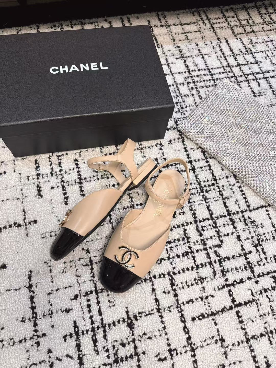 FLAT SLINGBACKS IN MACAROON BEIGE MIX BLACK CALFSKIN