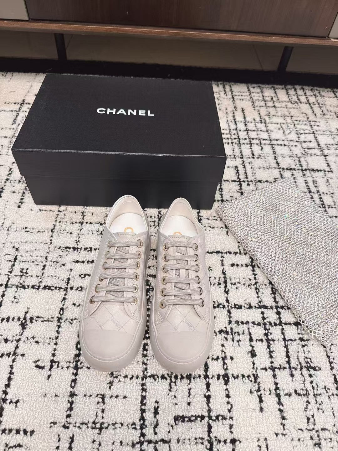 BISCUIT SNEAKERS IN PALE GRAY CALFSKIN