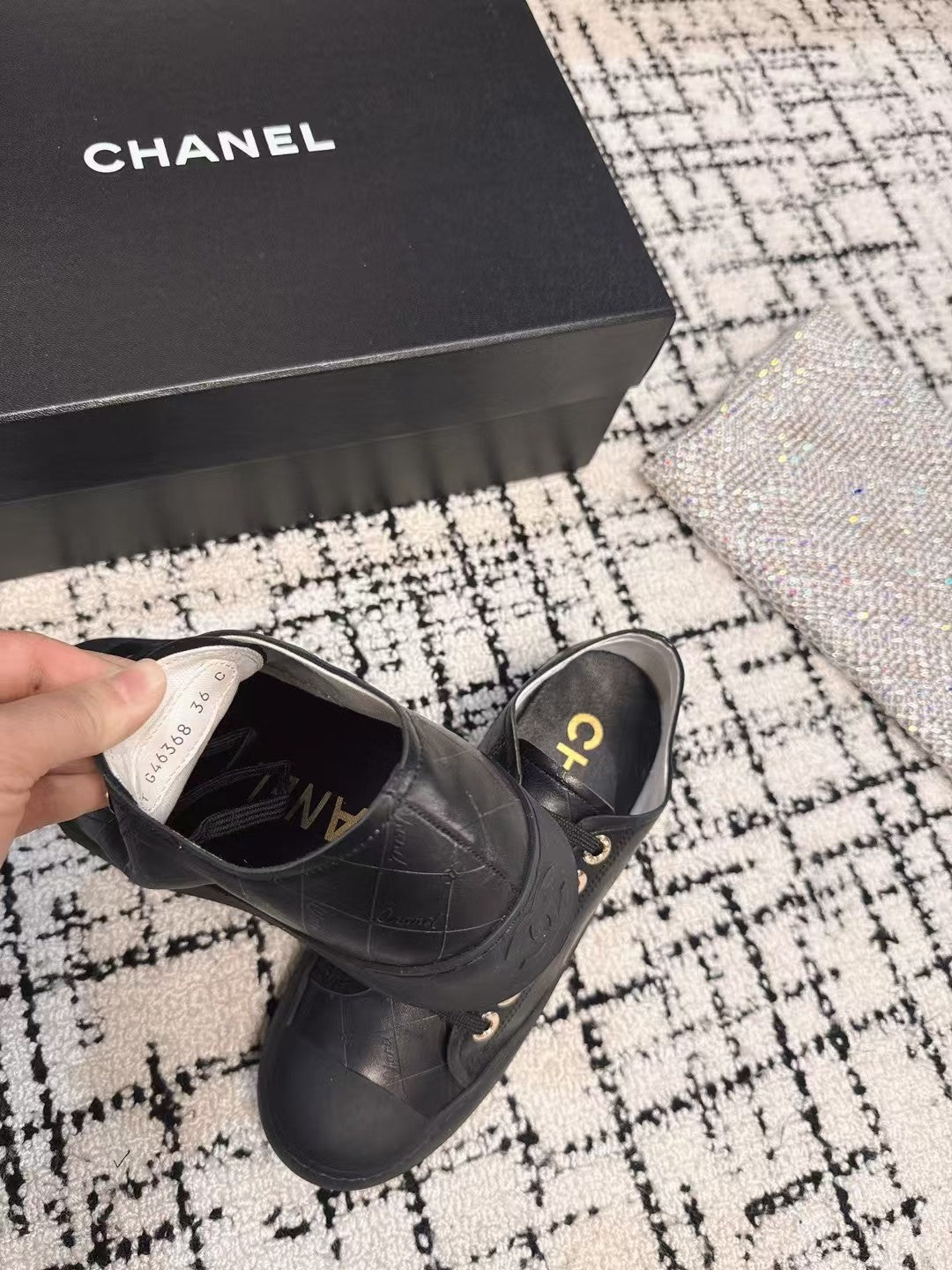 BISCUIT SNEAKERS IN BLACK CALFSKIN