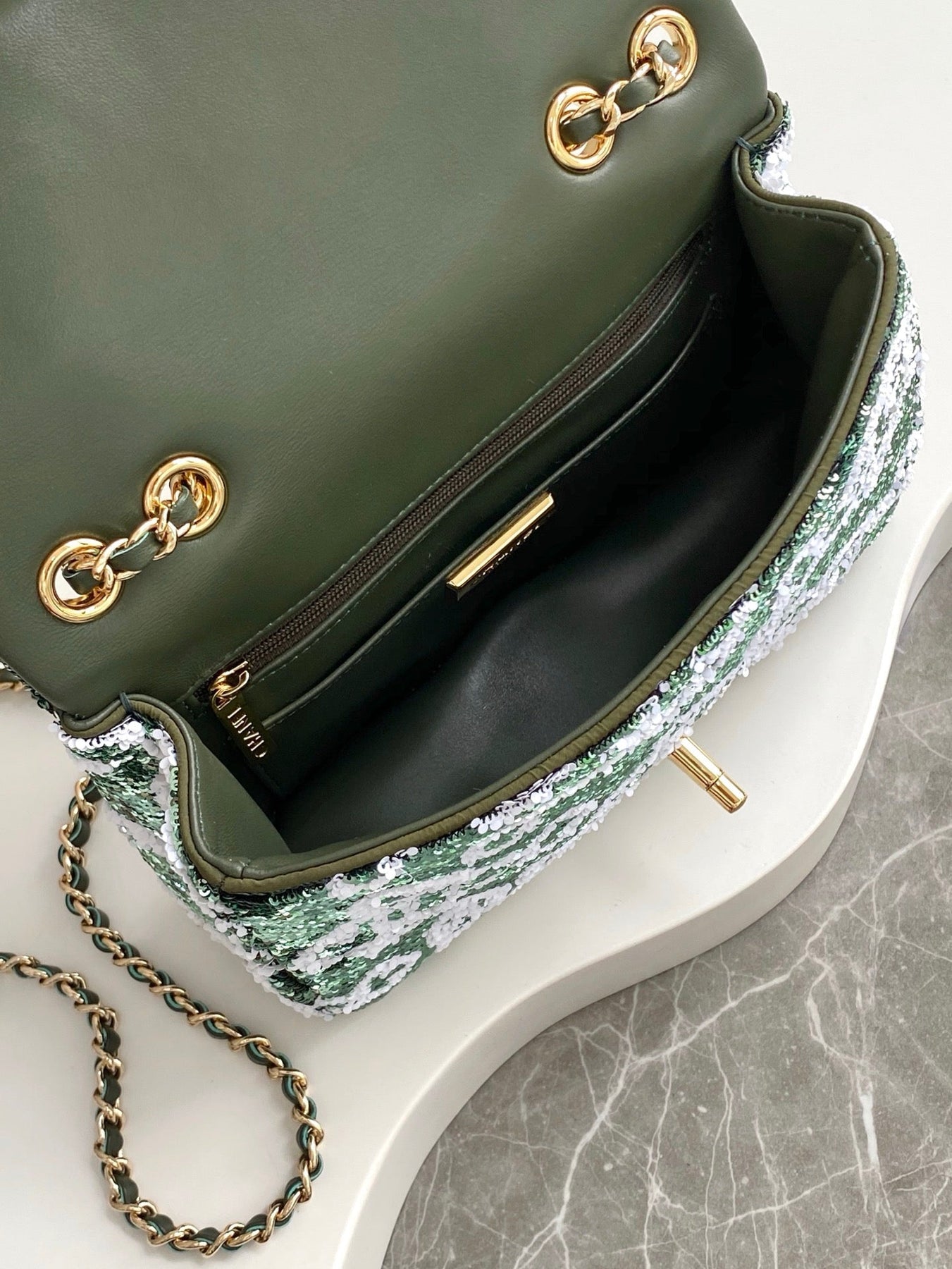 FLAP BAG 21 IN BASIL GREEN MIX WHITE SHINY SEQUINS GOLD HARDWARE