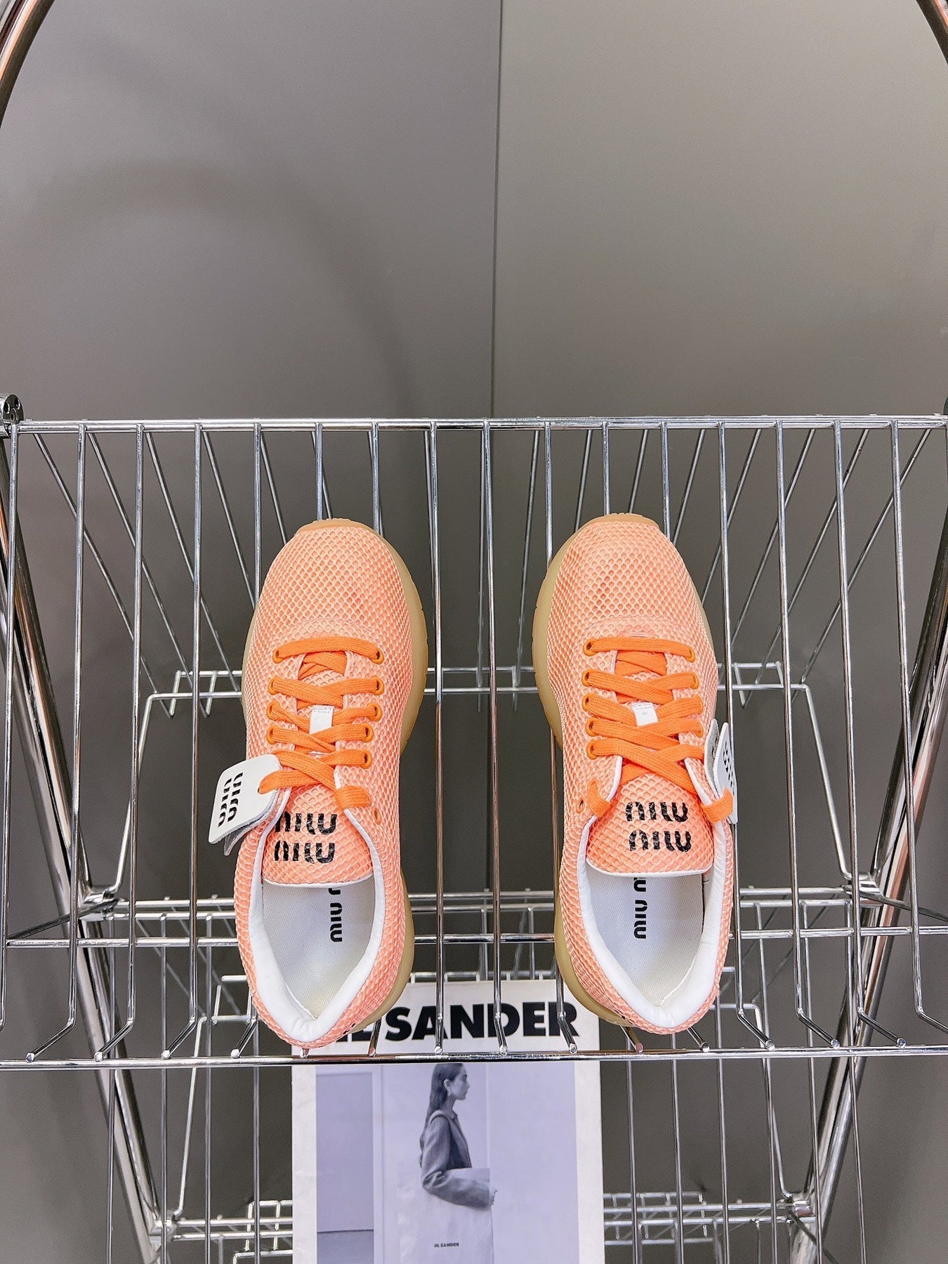 BASIC SNEAKERS IN LIGHT ORANGE MESH