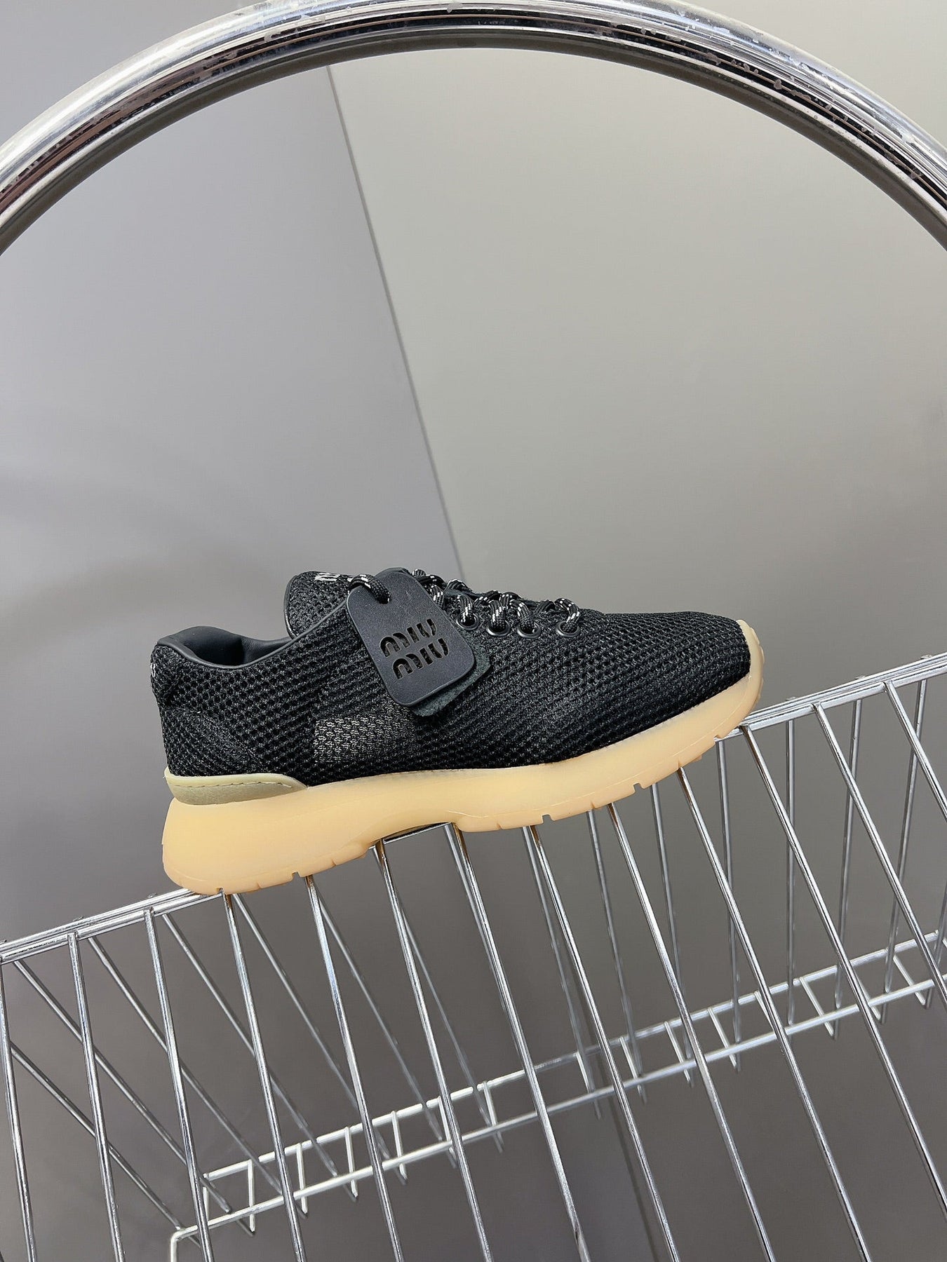 BASIC SNEAKERS IN BLACK MESH