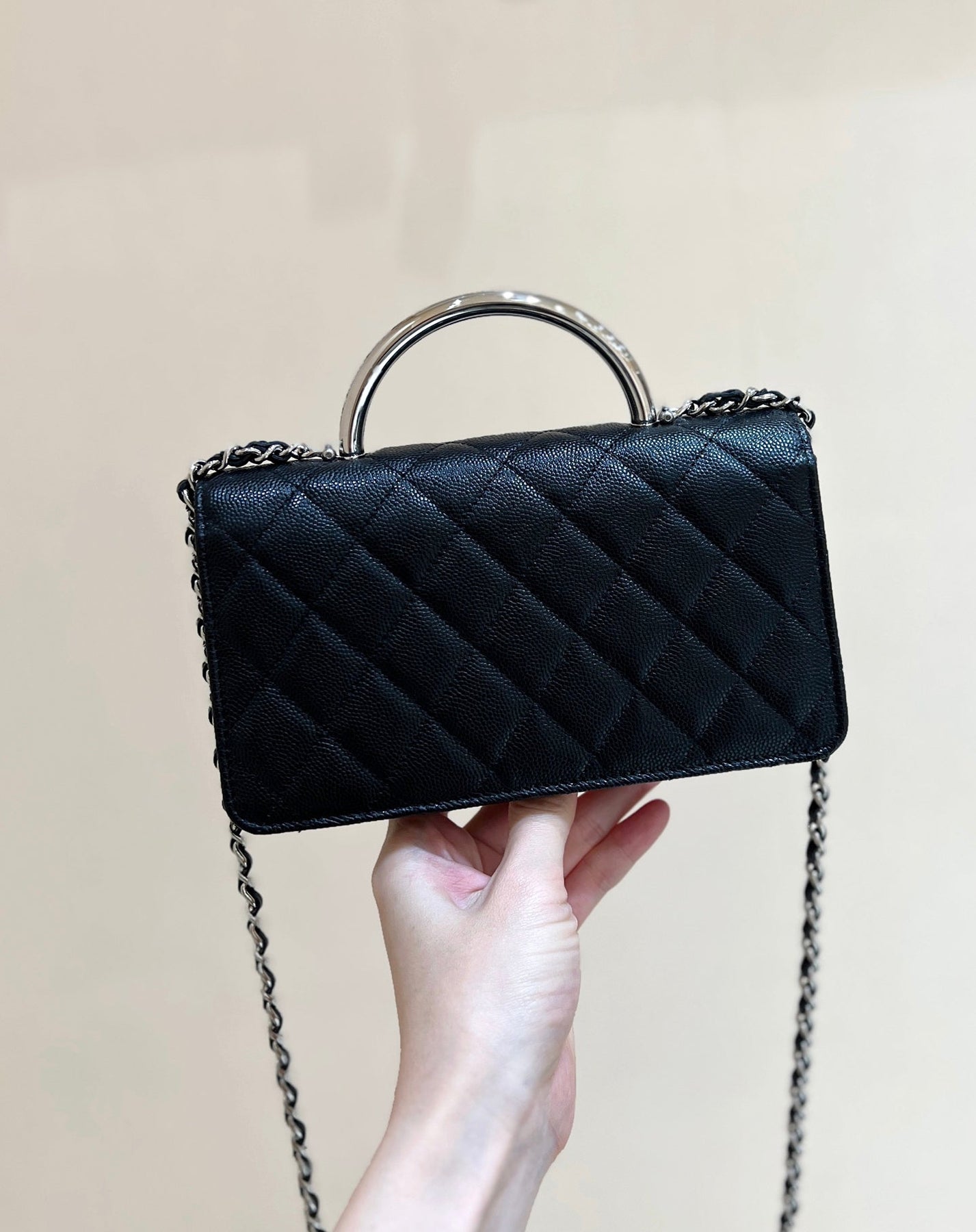 FLAP BAG WITH SILVER-TONE HANDLE 18 IN BLACK LAMBSKIN