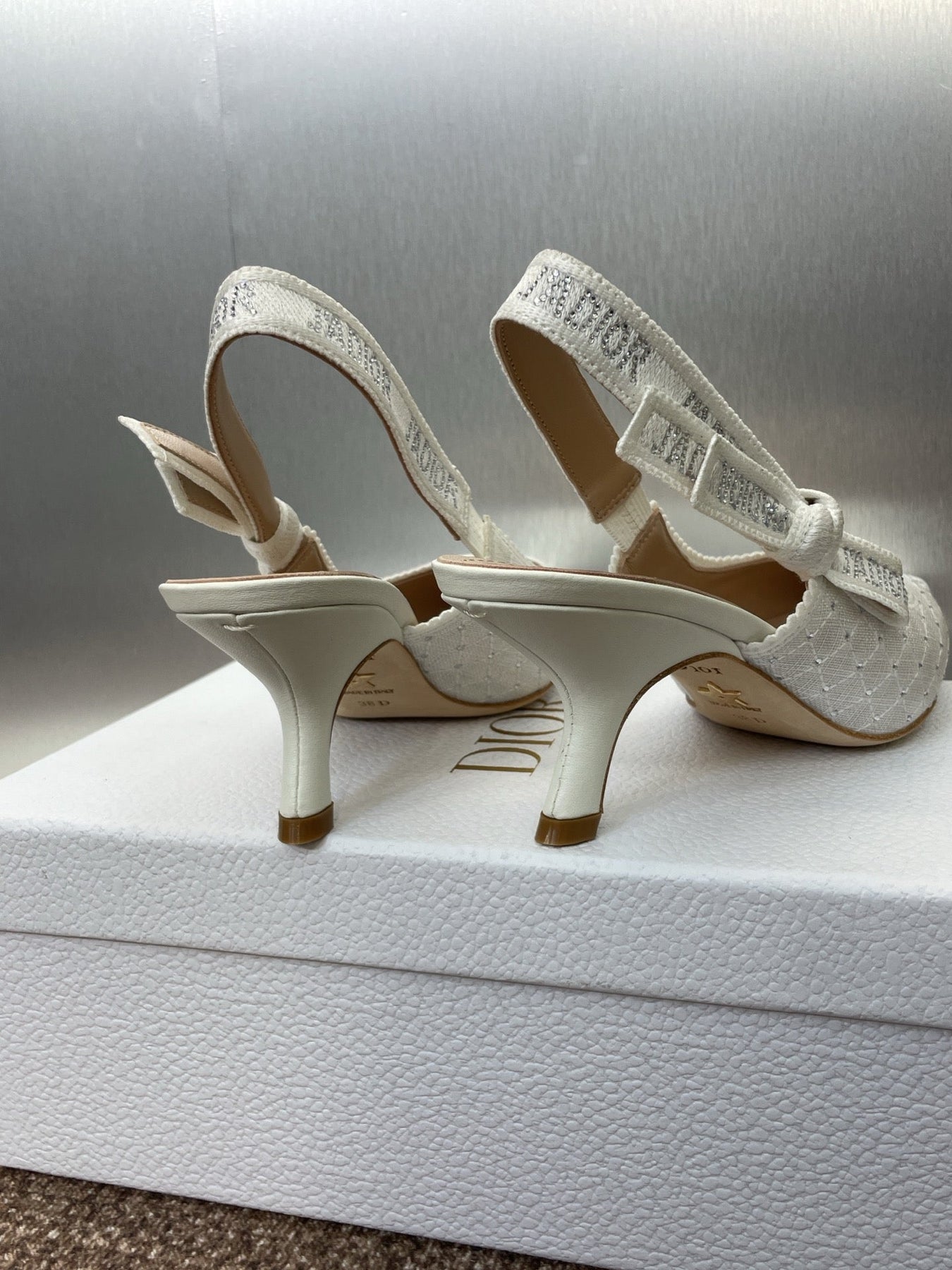 J'ADIOR SLINGBACK 25S PUMP 65MM IN WHITE FABRIC EMBOSSED CRYSTAL