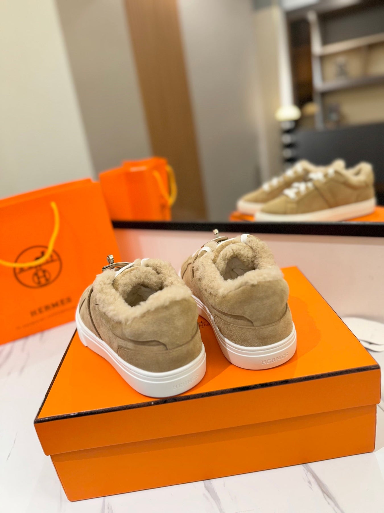 DAY SNEAKER IN TORTILLA BROWN SUEDE AND FLEECE LINING