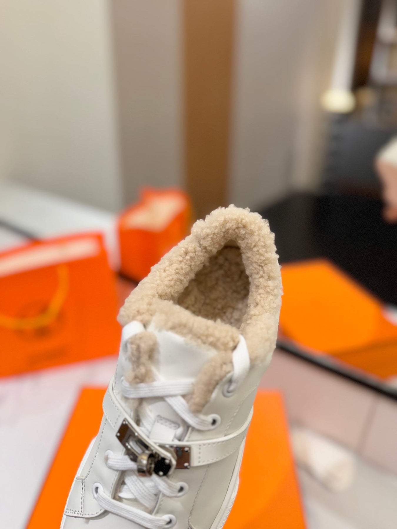 DAY SNEAKER IN WHITE CALFSKIN AND FLEECE LINING