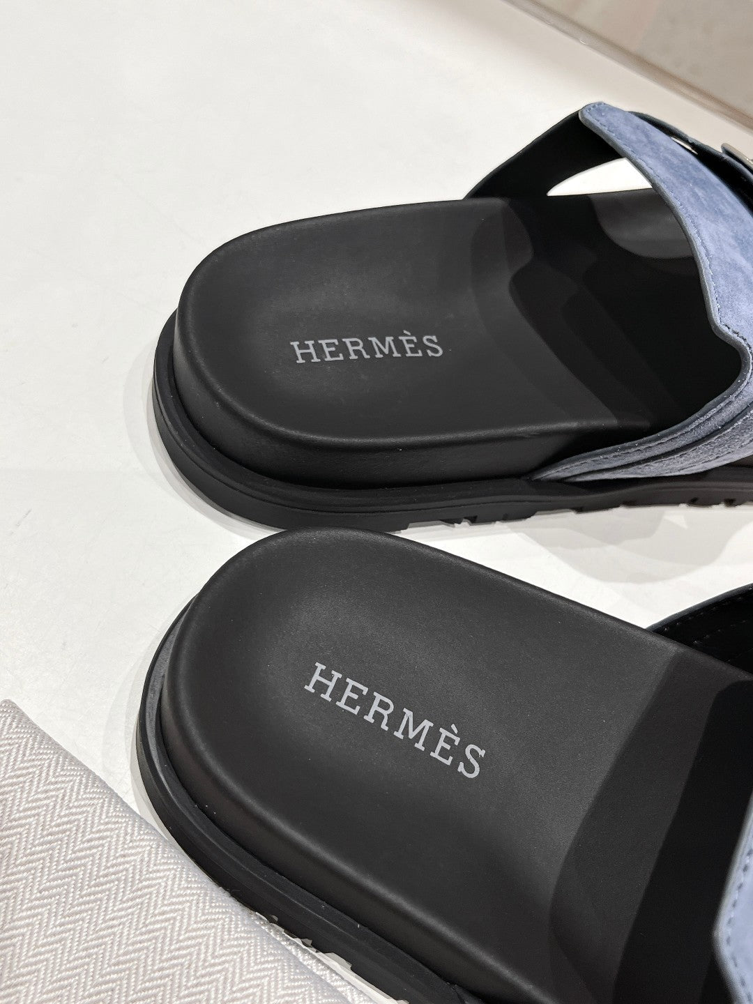 EMPIRE SANDAL BLACK MIX STONE SUEDE