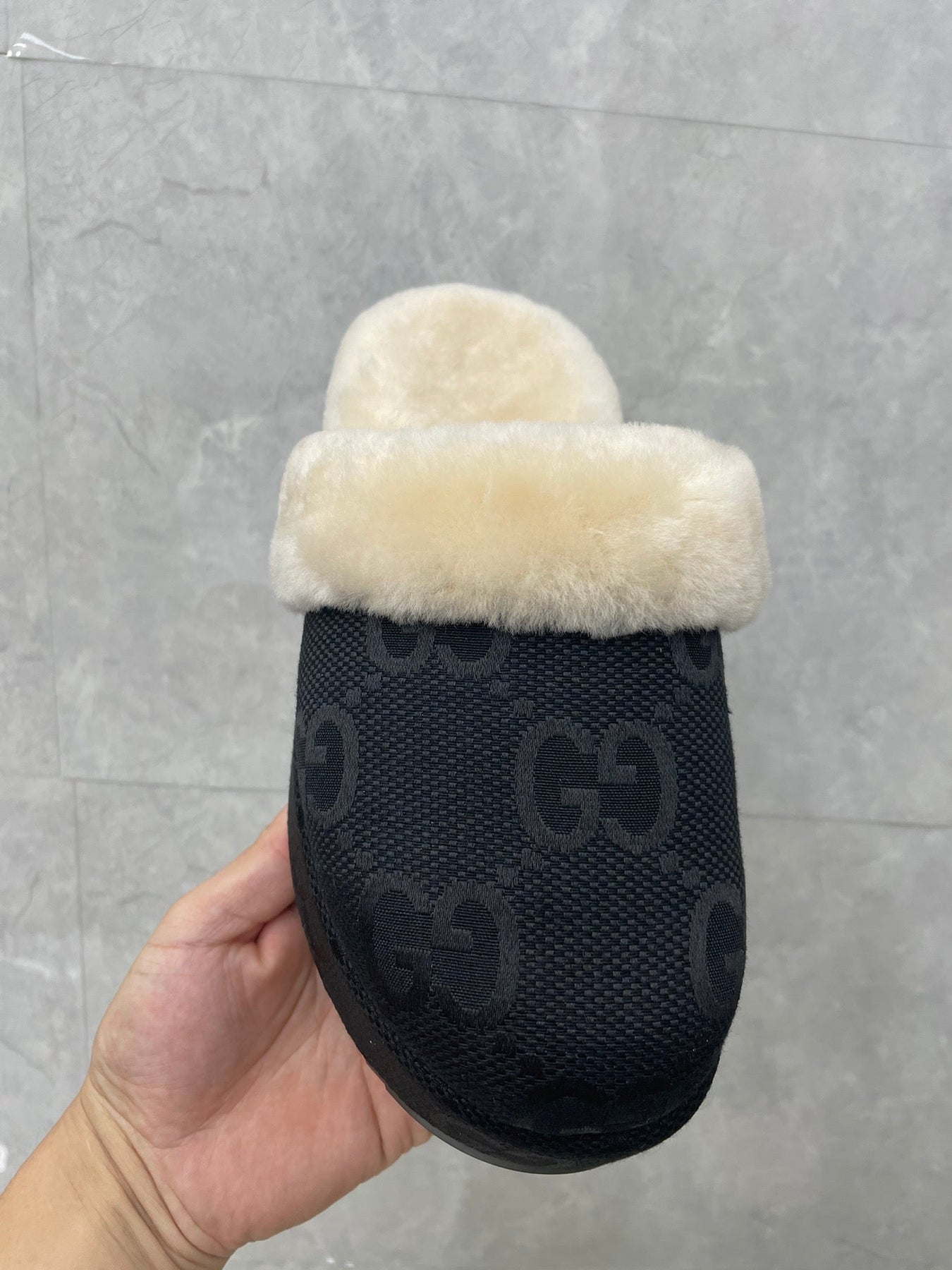 GG MULE IN BLACK MONOGRAM JACQUARD FABRIC AND RABBIT FUR LINING
