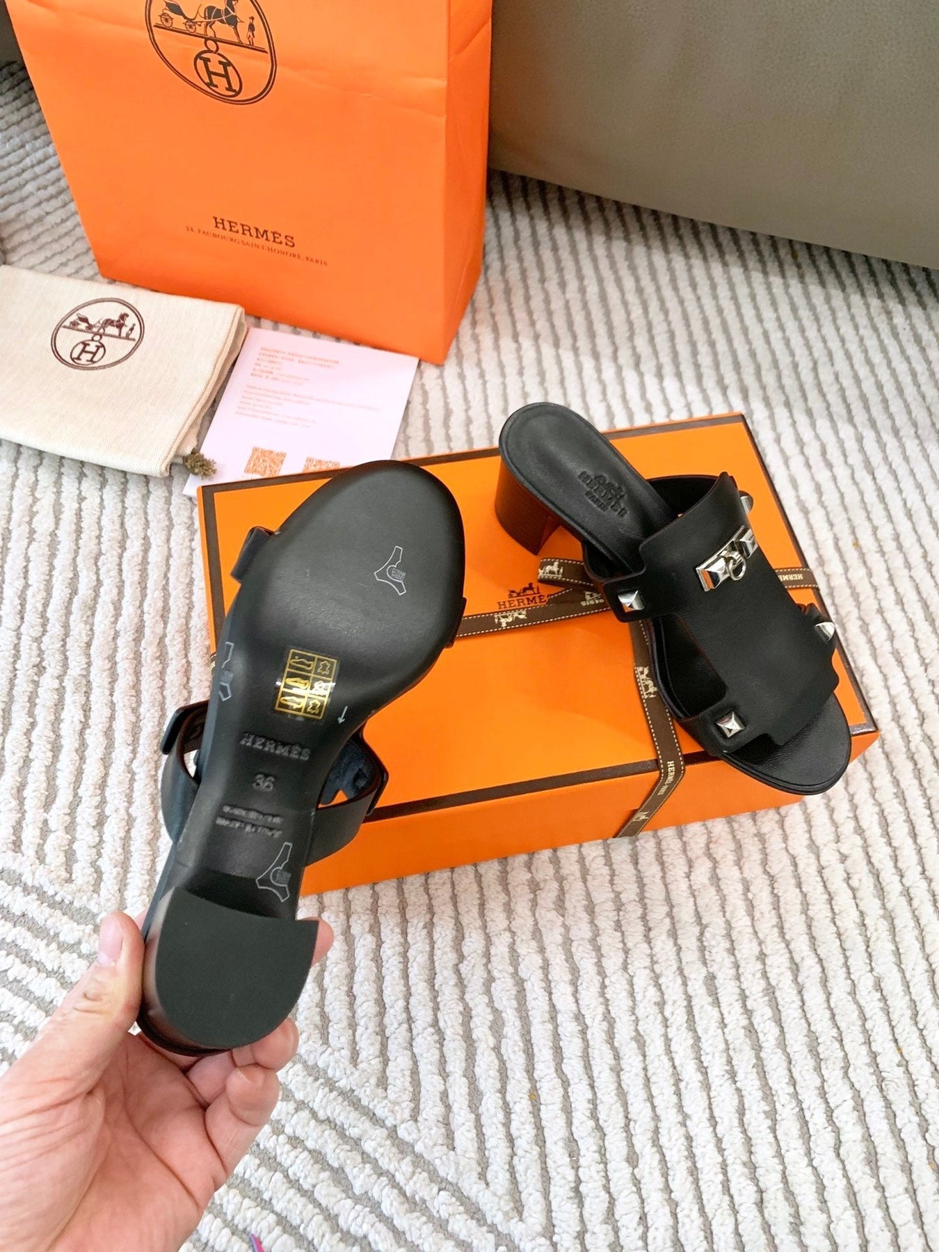 INVINCIBLE 50 SANDAL IN BLACK CALFSKIN