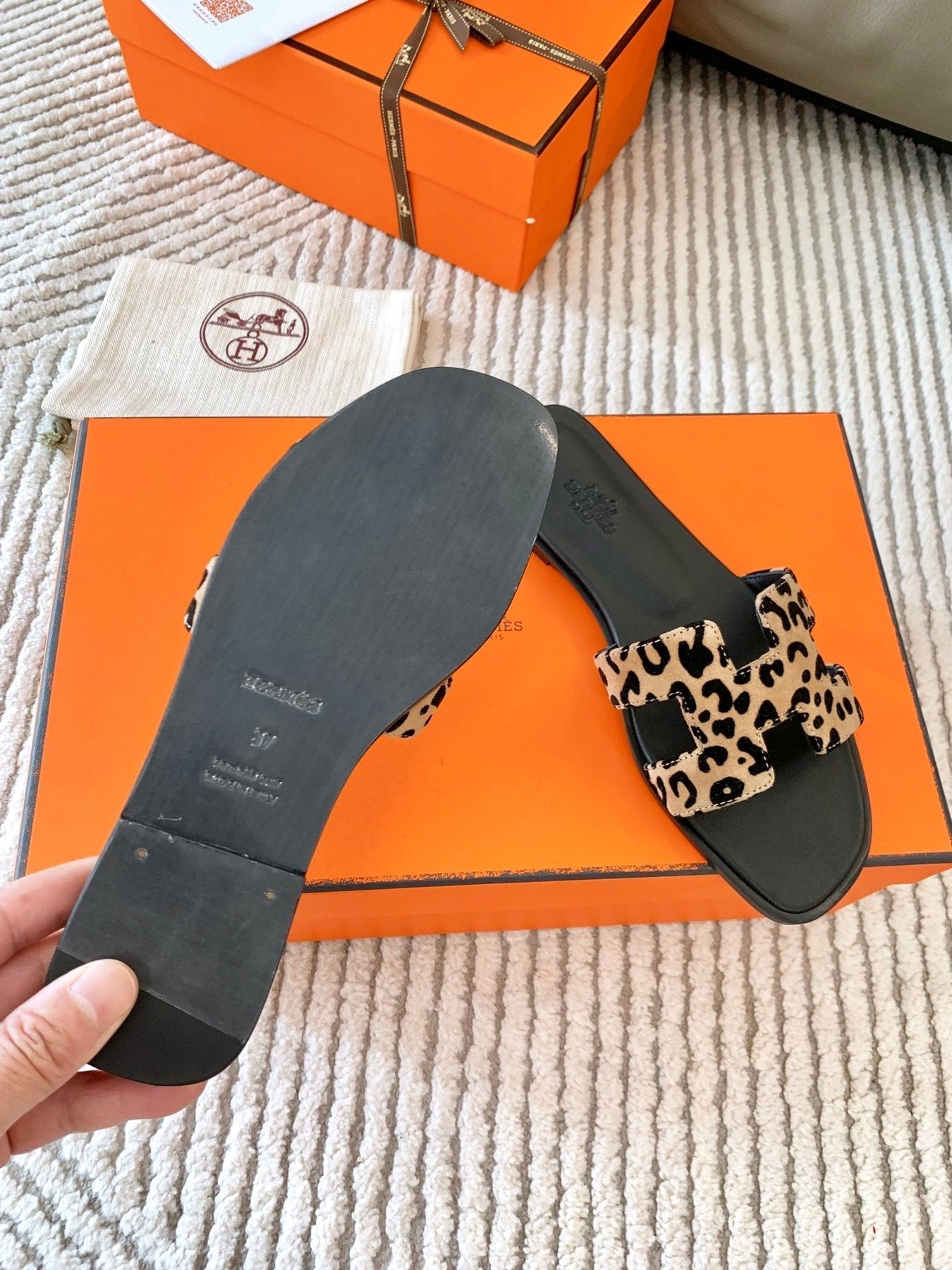 ORAN SANDAL IN CAMEL BROWN MIX BLACK SUEDE