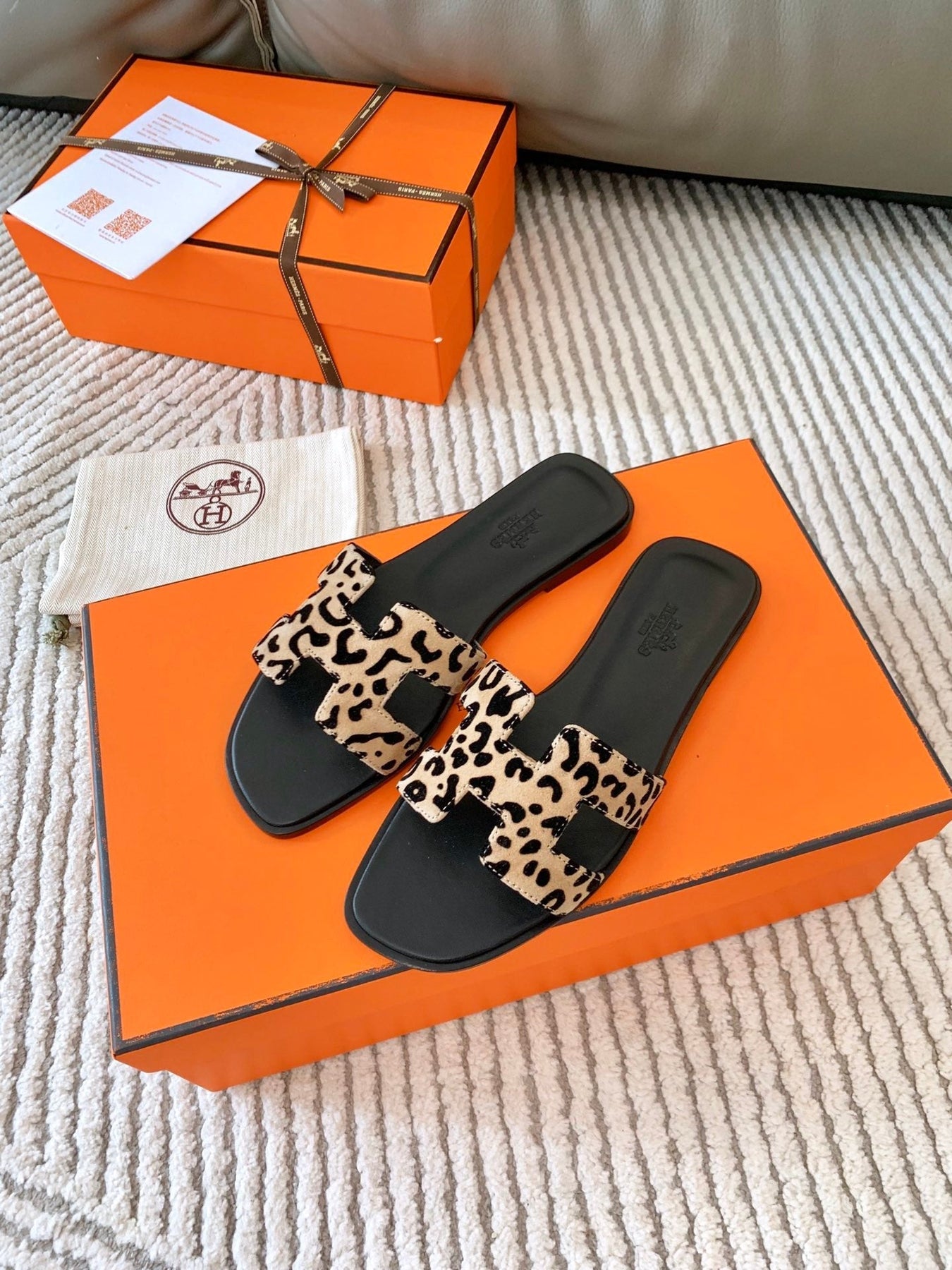 ORAN SANDAL IN CAMEL BROWN MIX BLACK SUEDE