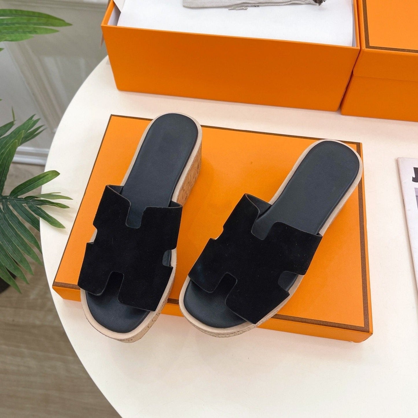 Eze 30 Sandal Black Suede