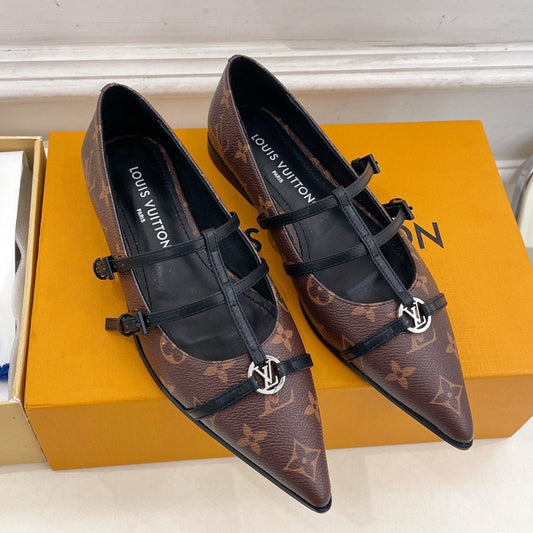 POINTED FLAT SHOES IN CHOCOLATE BROWN MONOGRAM CALFSKIN