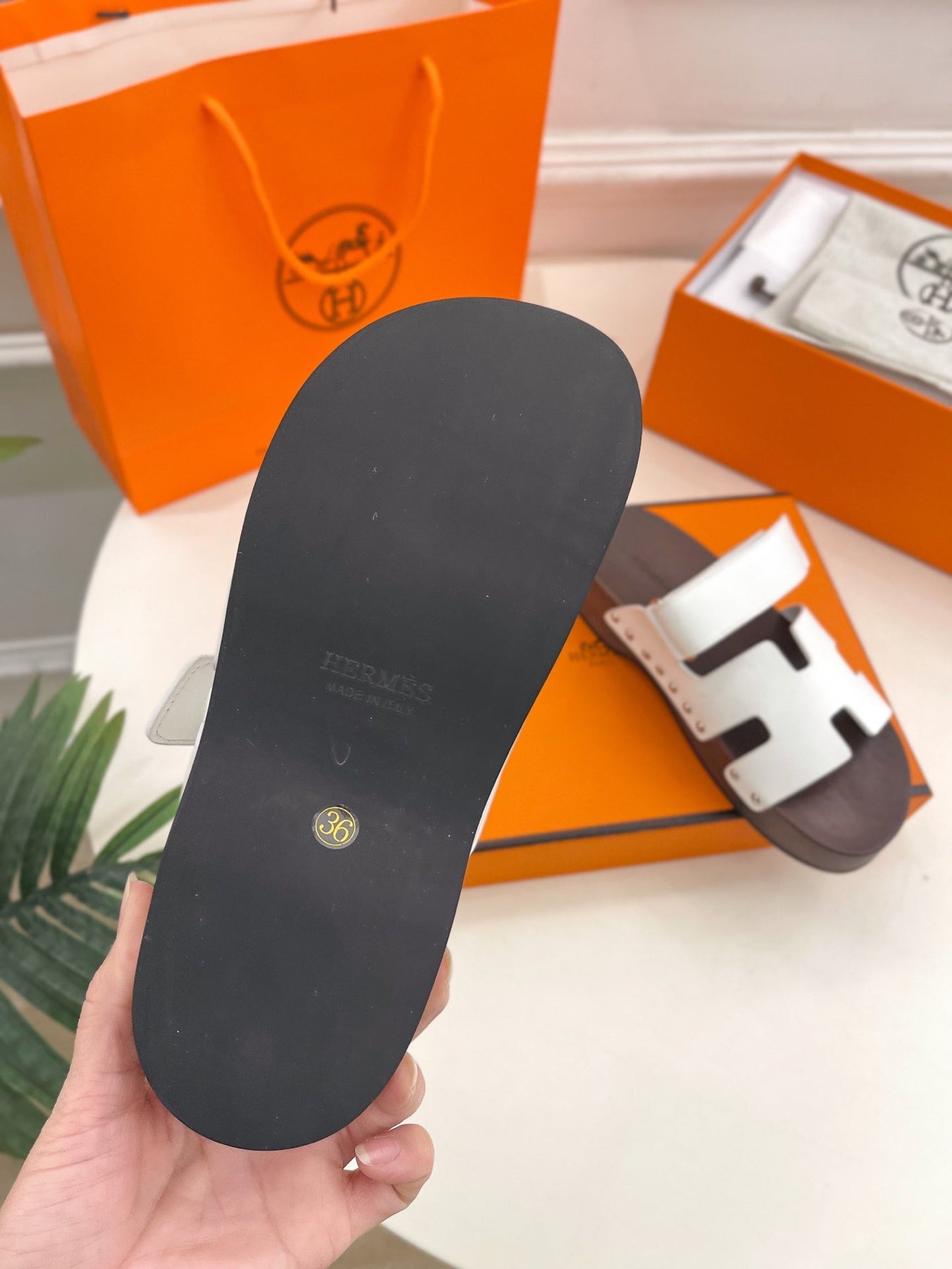 KOS CLOG IN WHITE CALFSKIN