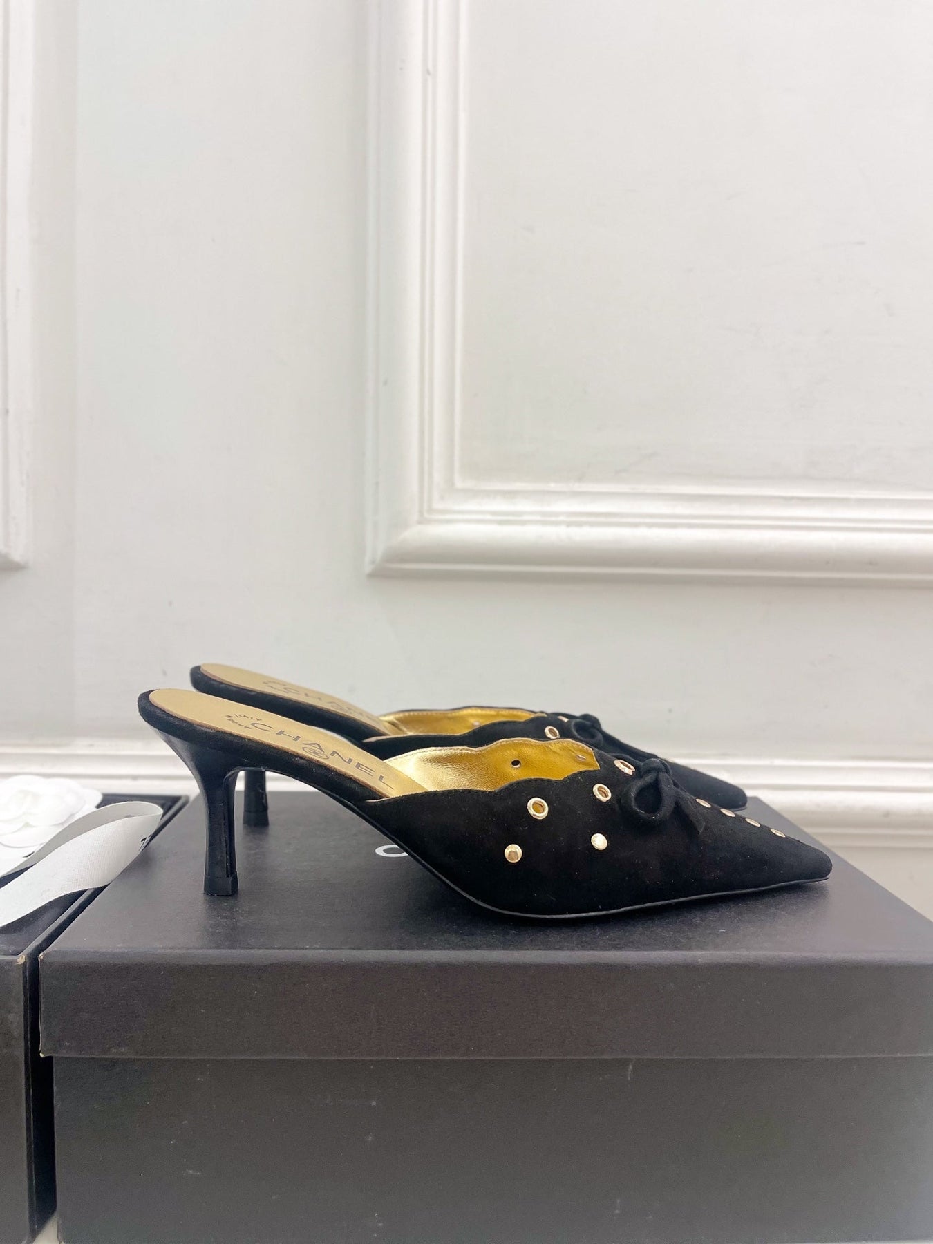 HIGH 65 MM MULE IN BLACK SUEDE