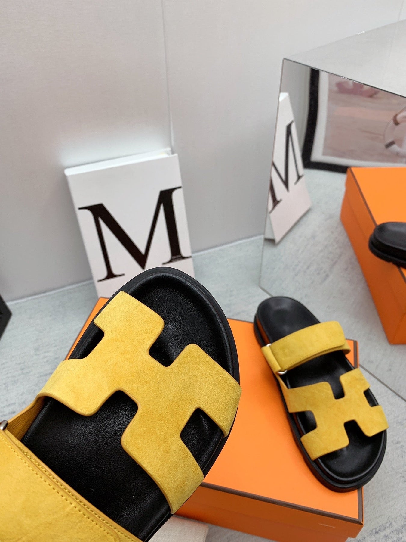 Chypre Sandal Yellow